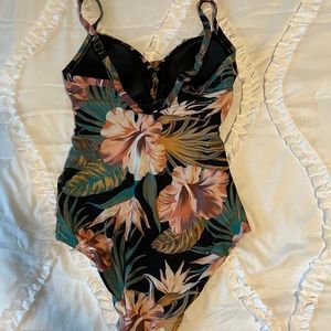 Swimsuit size 10 women’s